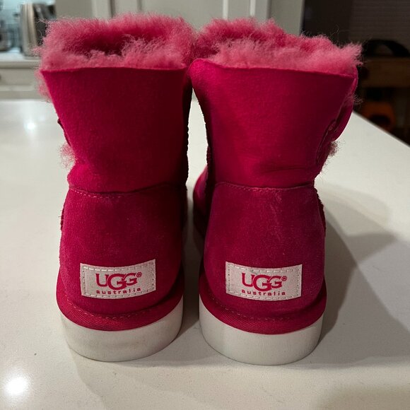 UGG Mini Bailey Button Suede Boots Women's Size 8 US in Hot Pink - Picture 1 of 9